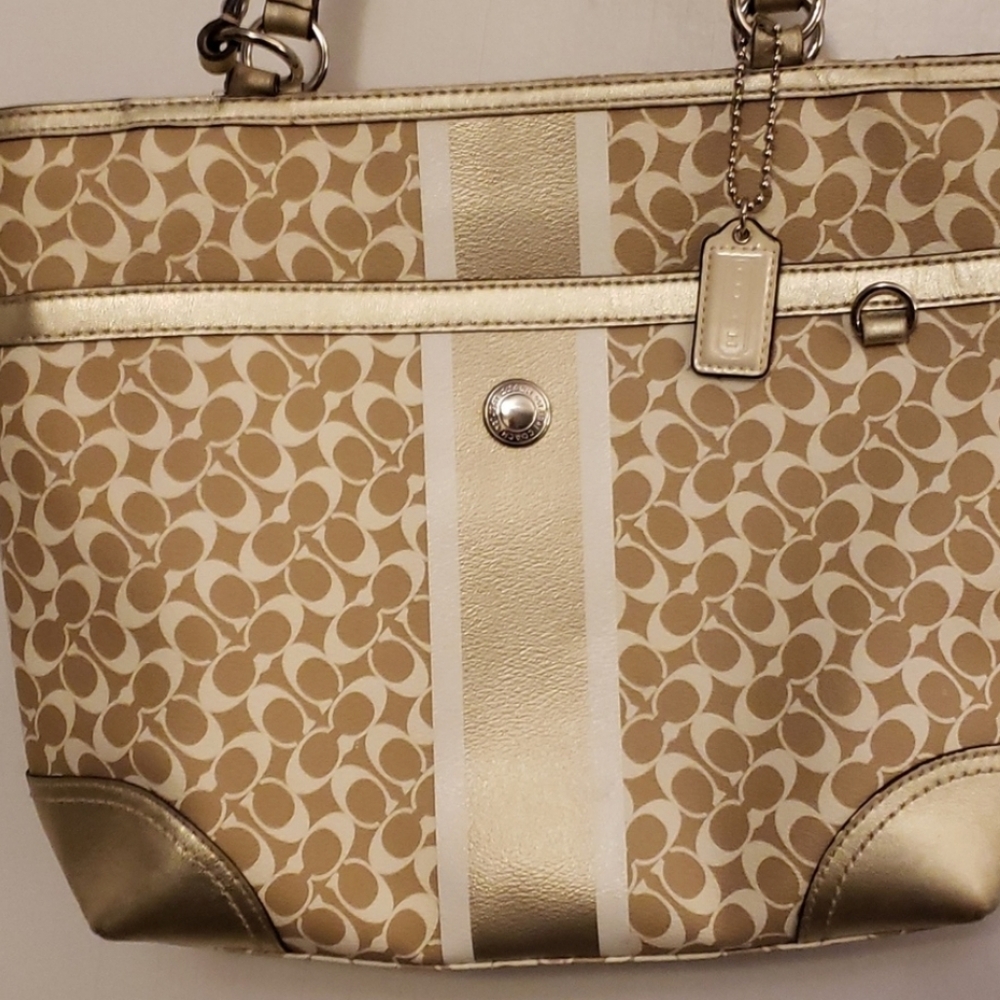 Gorgeous Coach Chelsea Heritage Shoulder bag. Gold, Khaki & Cream EUC - Picture 3 of 16